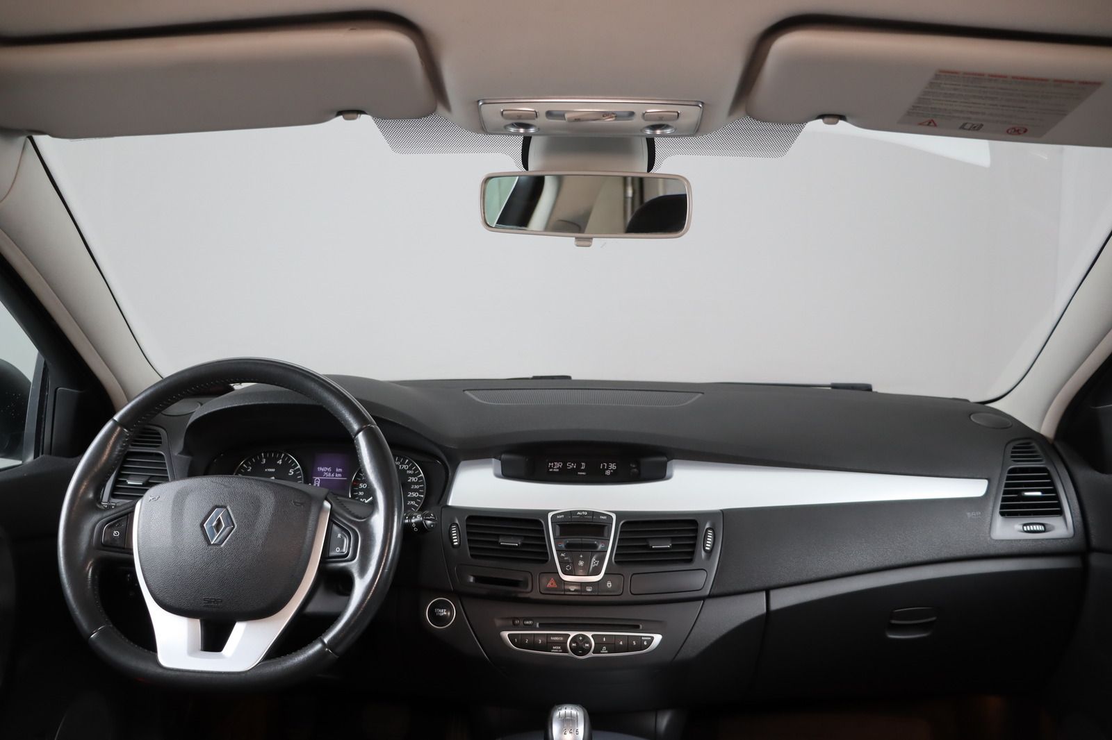 Fahrzeugabbildung Renault Laguna Dynamique 2.0 16V * HU/AU bis 07.26 * AHK