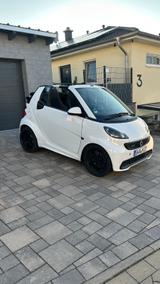 Smart ForTwo Cabrio 1.0 BRABUS - Weiß - EZ 04/2015  - Smart ForTwo Gebrauchtwagen in Wiesbaden