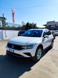 Volkswagen Tiguan - 10