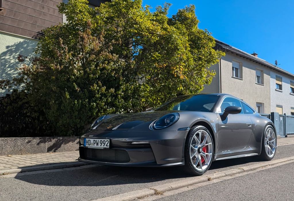 Image of Porsche 992