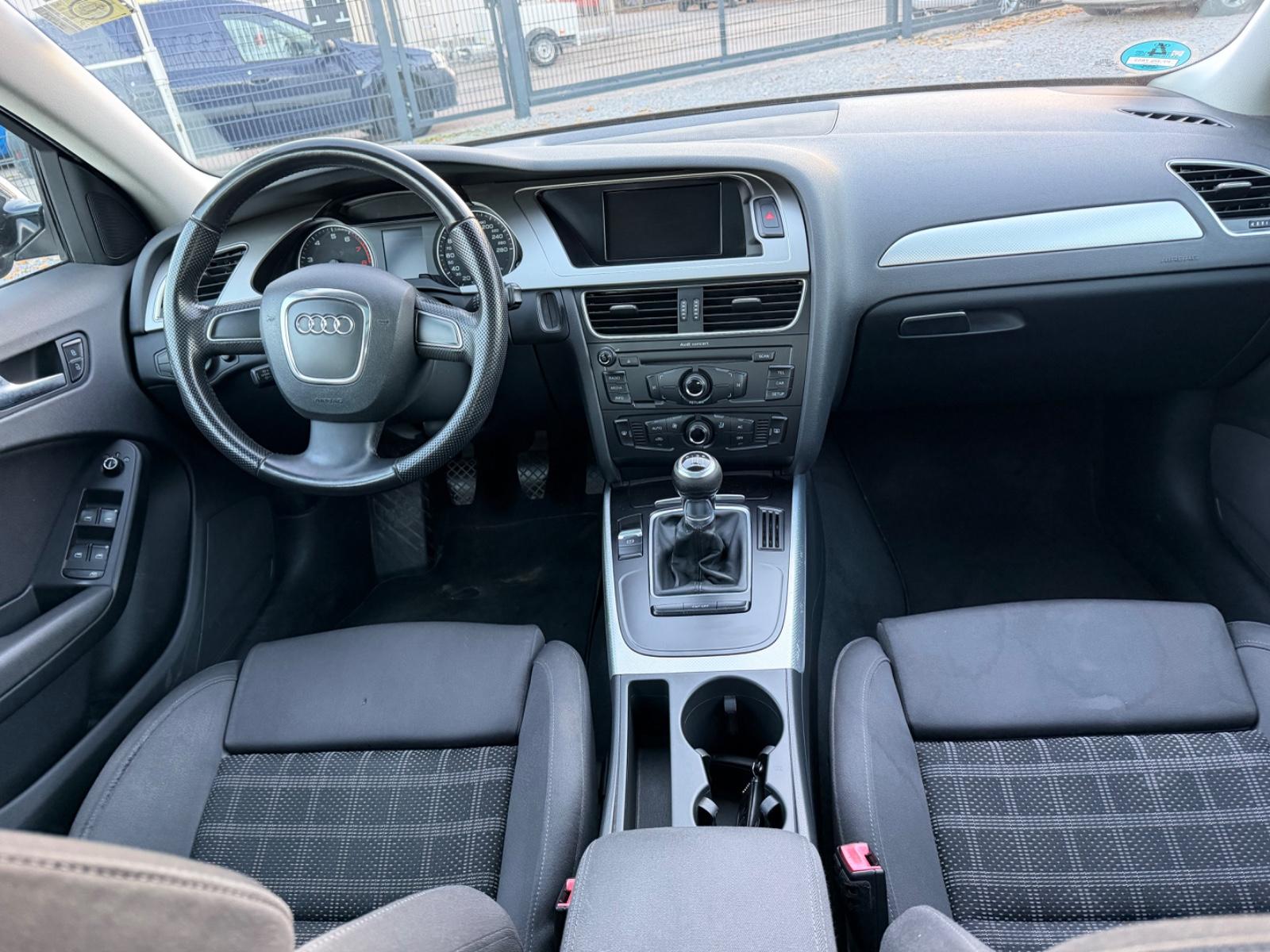 Audi A4 2009 — photo 28
