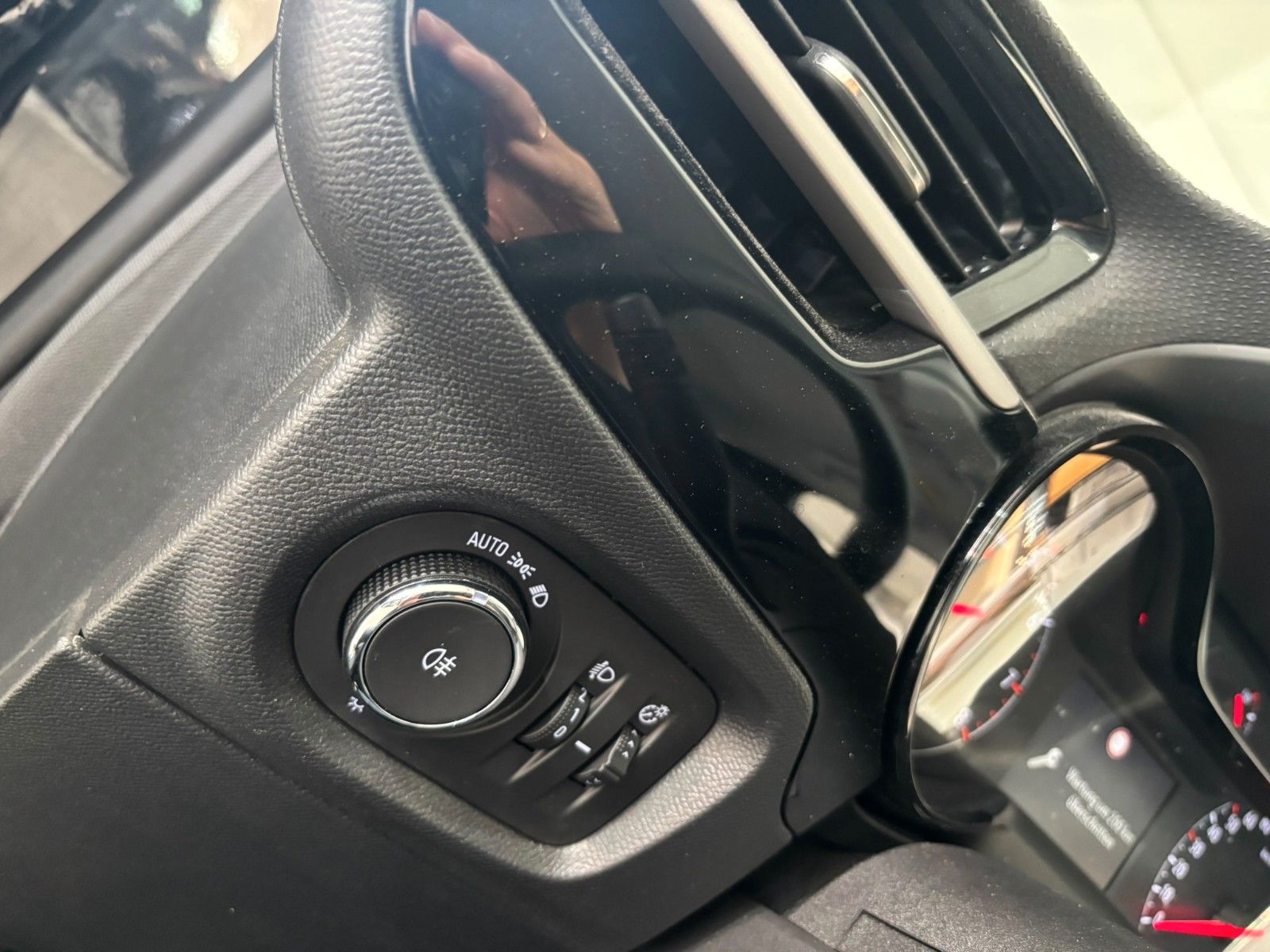 Fahrzeugabbildung Opel Corsa F 1.2 EDITION NAVI/TEMP/PDC/SPORT/DAB+