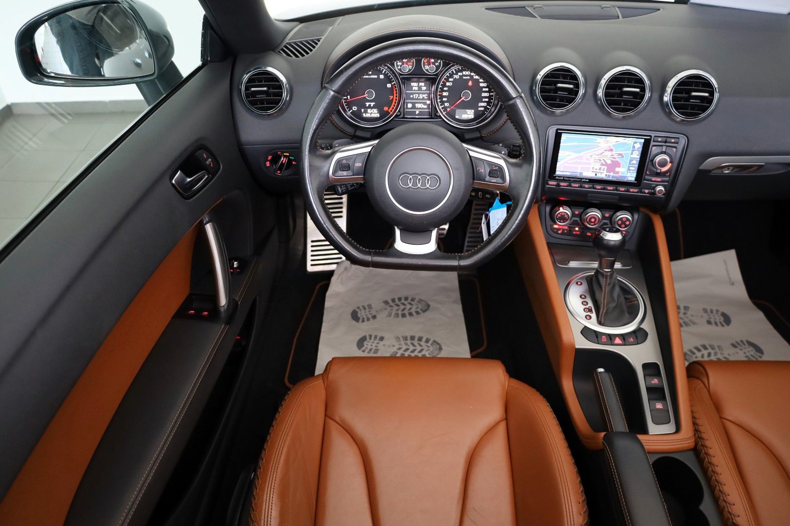 Fahrzeugabbildung Audi TT Roadster 2.0 TFSI quattro,Leder,Navi,Xenon,SH