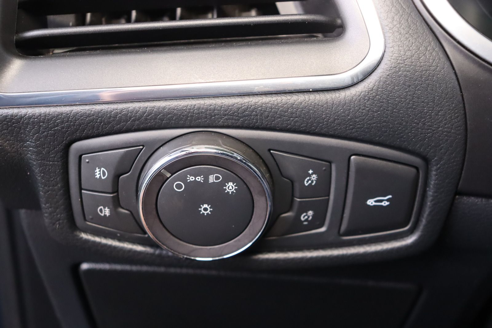 Fahrzeugabbildung Ford S-MAX * Massage * RFK * Pano Titanium