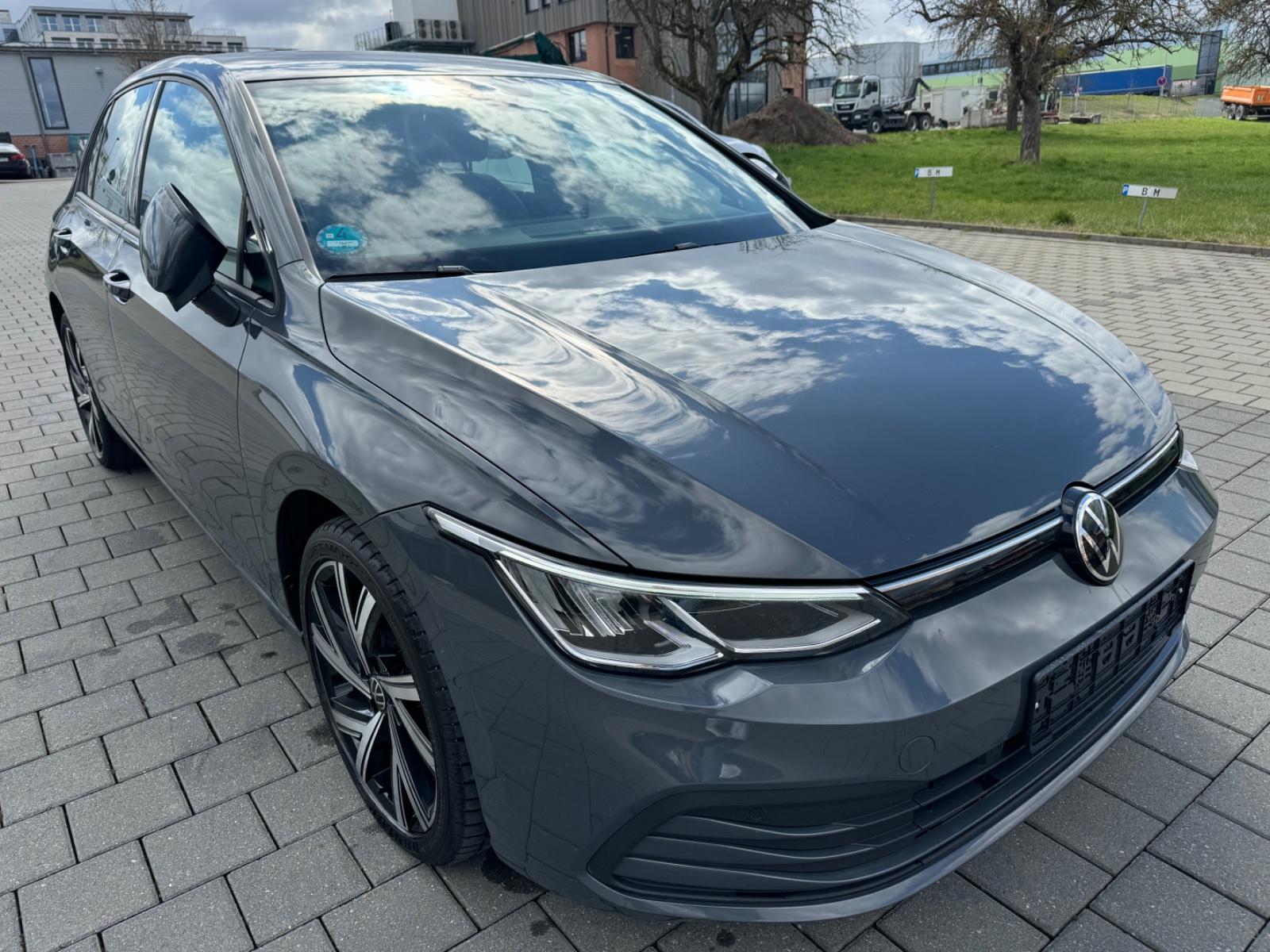 Volkswagen Golf VIII 2.0TDI Life NAVI*MTL*KAMER*LED*PDC*ALU