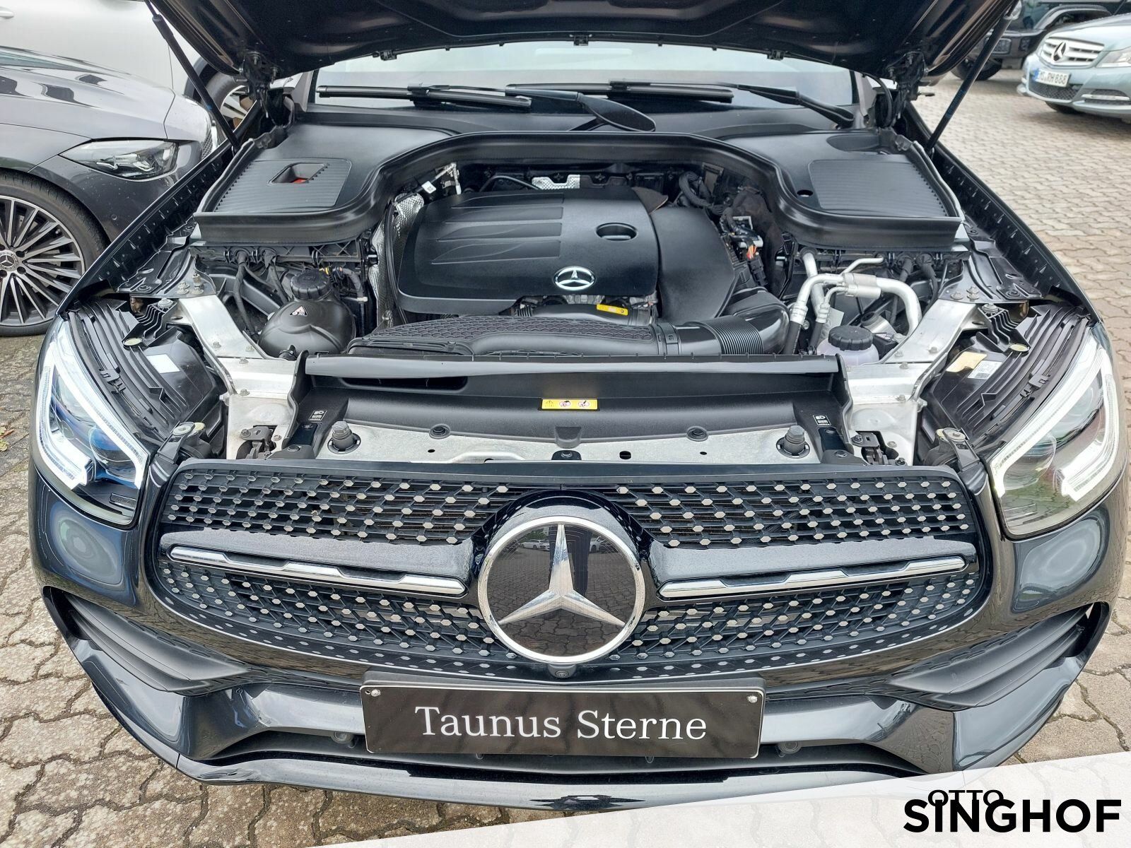 Fahrzeugabbildung Mercedes-Benz GLC 200 AMG Pano+AHK+Distronic+Night+360°+dynLED