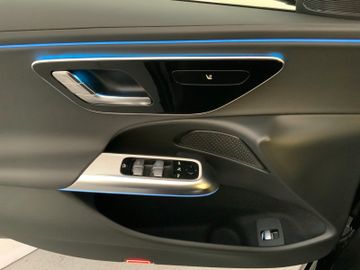 Mercedes E 220 - 12