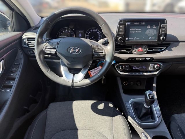 Fahrzeugabbildung Hyundai i30 1.0 Edition 30 +KLIMA+CARPLAY+RFK+PDC+SHZ+UV