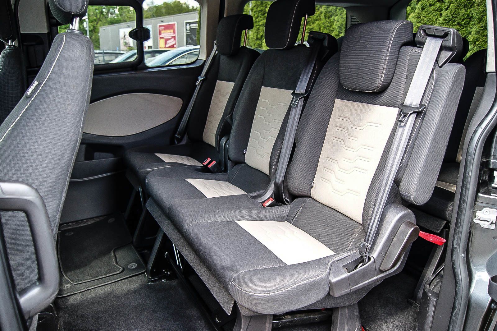 Fahrzeugabbildung Ford Tourneo Custom 2.0TDCi Auto 8-SITZE NAVI 1.HAND