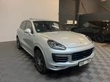 Porsche Cayenne Turbo S*Pano-Approved-Klappe* - Porsche aus 2017