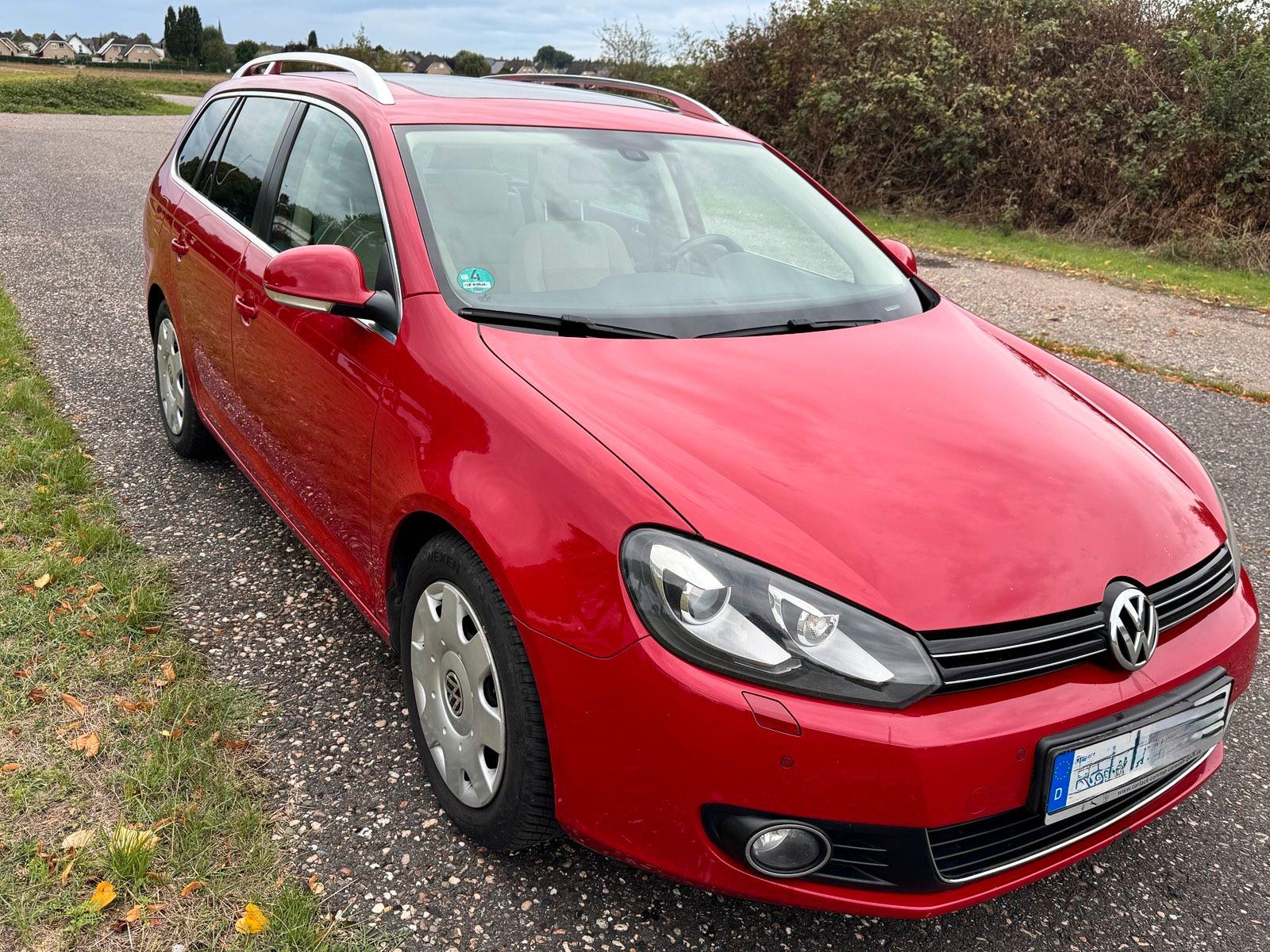 Volkswagen Golf 2010 — interior