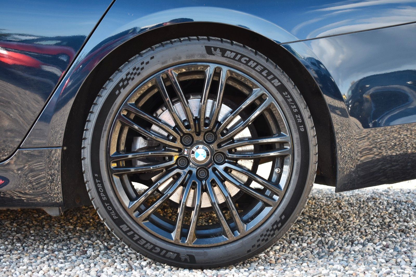 Fahrzeugabbildung BMW 520d Touring xDrive M Sport AHK/LED/KAMERA/TEMP.