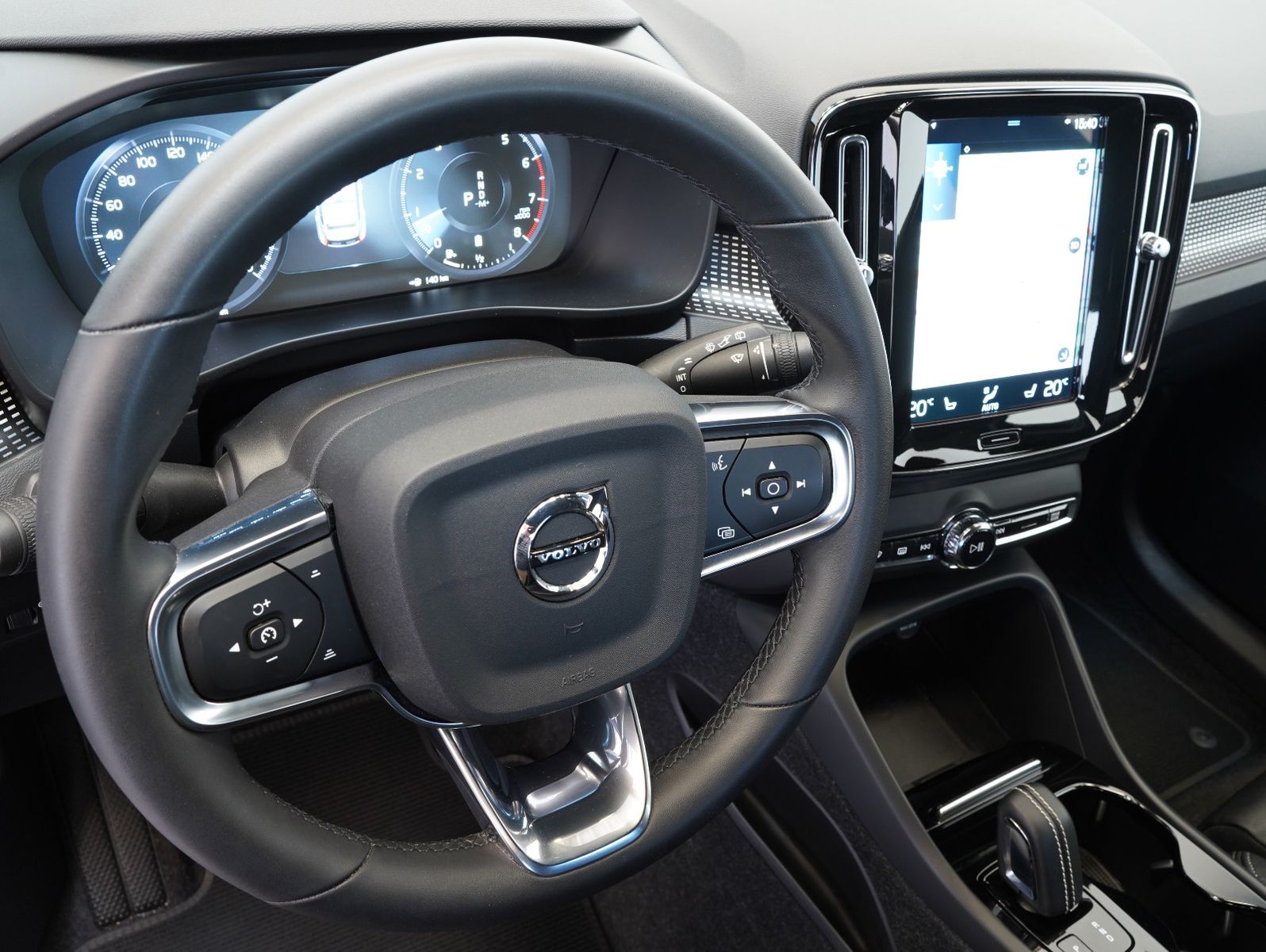 Fahrzeugabbildung Volvo XC40 B4 B R Design LED/NAVI/ACC/LEDER/360°