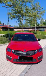 Skoda Octavia 2.0 TDI RS Combi RS - Skoda Octavia Gebrauchtwagen in München