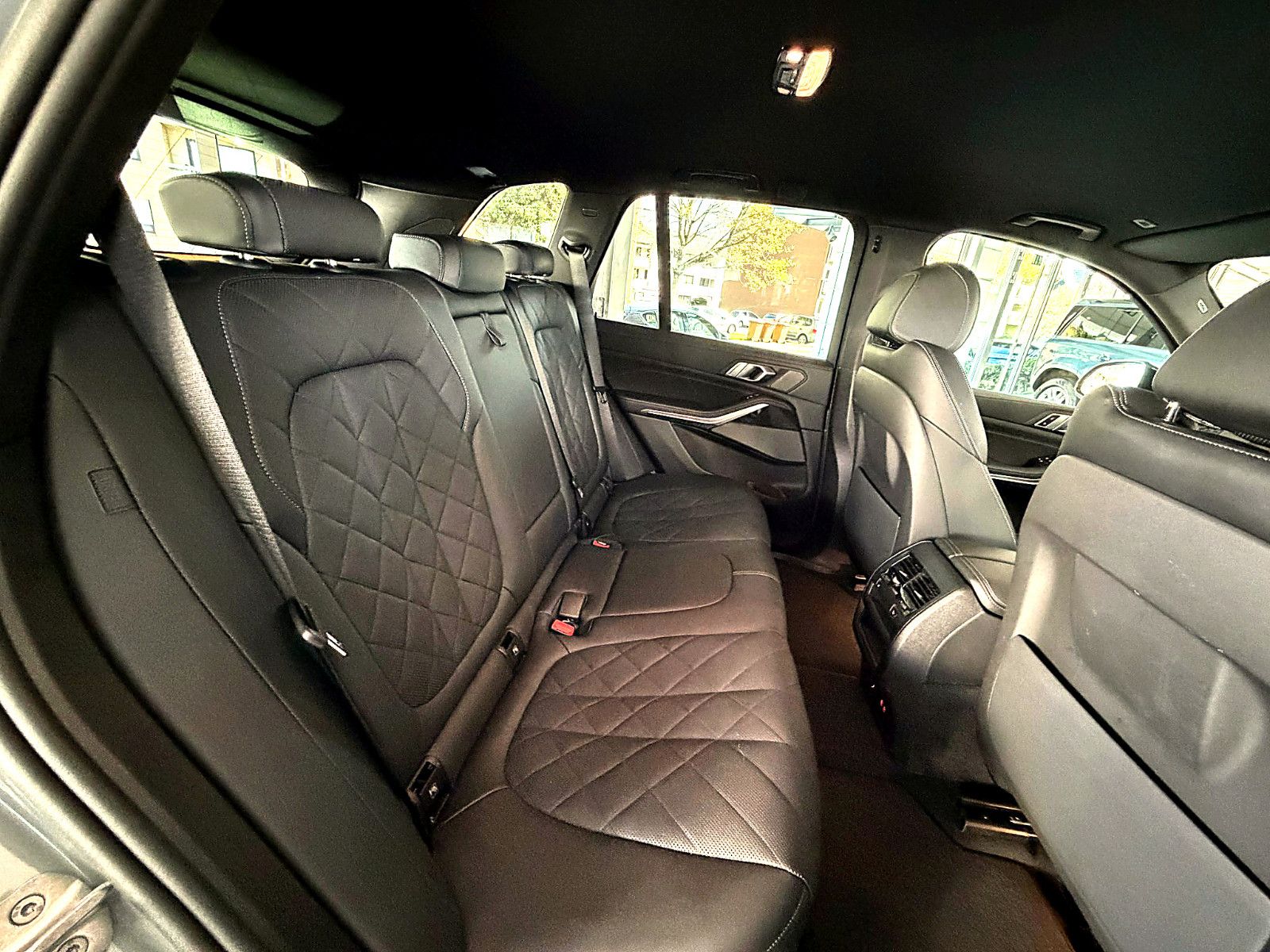 Fahrzeugabbildung BMW X5 30 d xDrive M Sport/HEAD-UP/360°/SOUND/AMBIEN