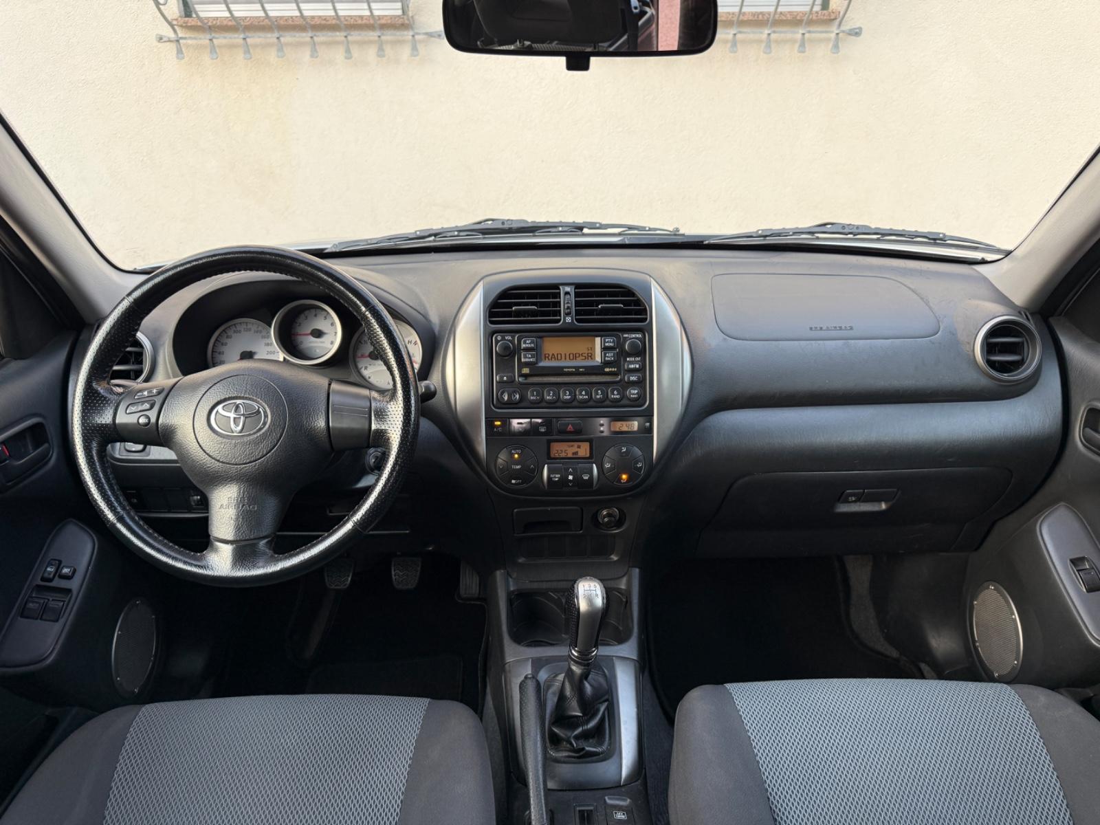 TOYOTA RAV4 - 2.0 150 CV - 4x4 - BVM - VOLANT EN CUIR