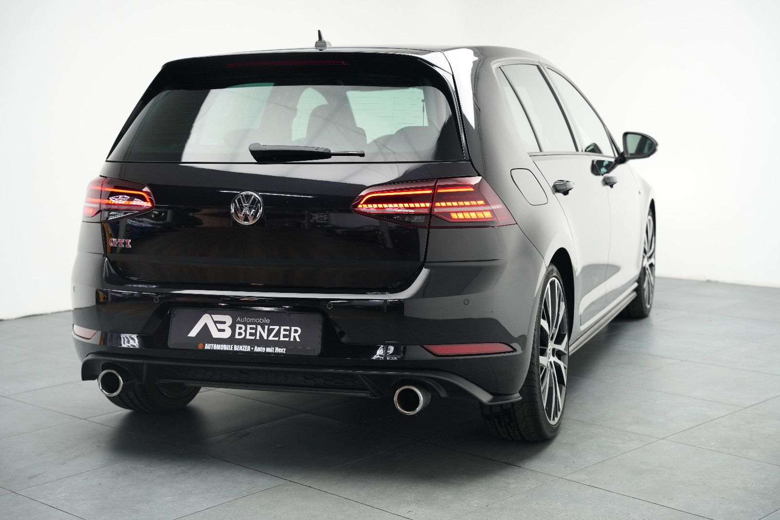 Fahrzeugabbildung Volkswagen Golf VII GTI Performance *Virtual*Automatik*SHZ*
