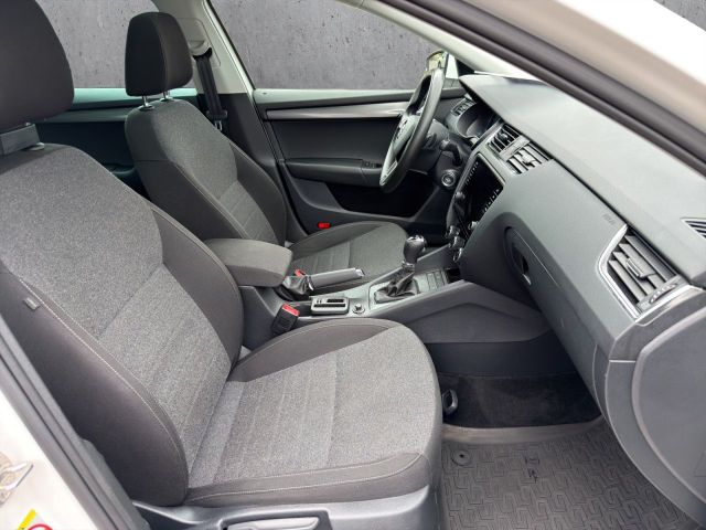 Octavia Combi Sol 2.0 TSI DSG/AHK/LED/NAVI/PANO/