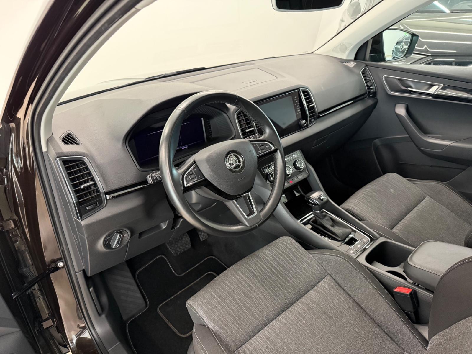 Skoda Karoq 1.6 TDI  Style DSG PANO VIRTUAL TACHO AHK