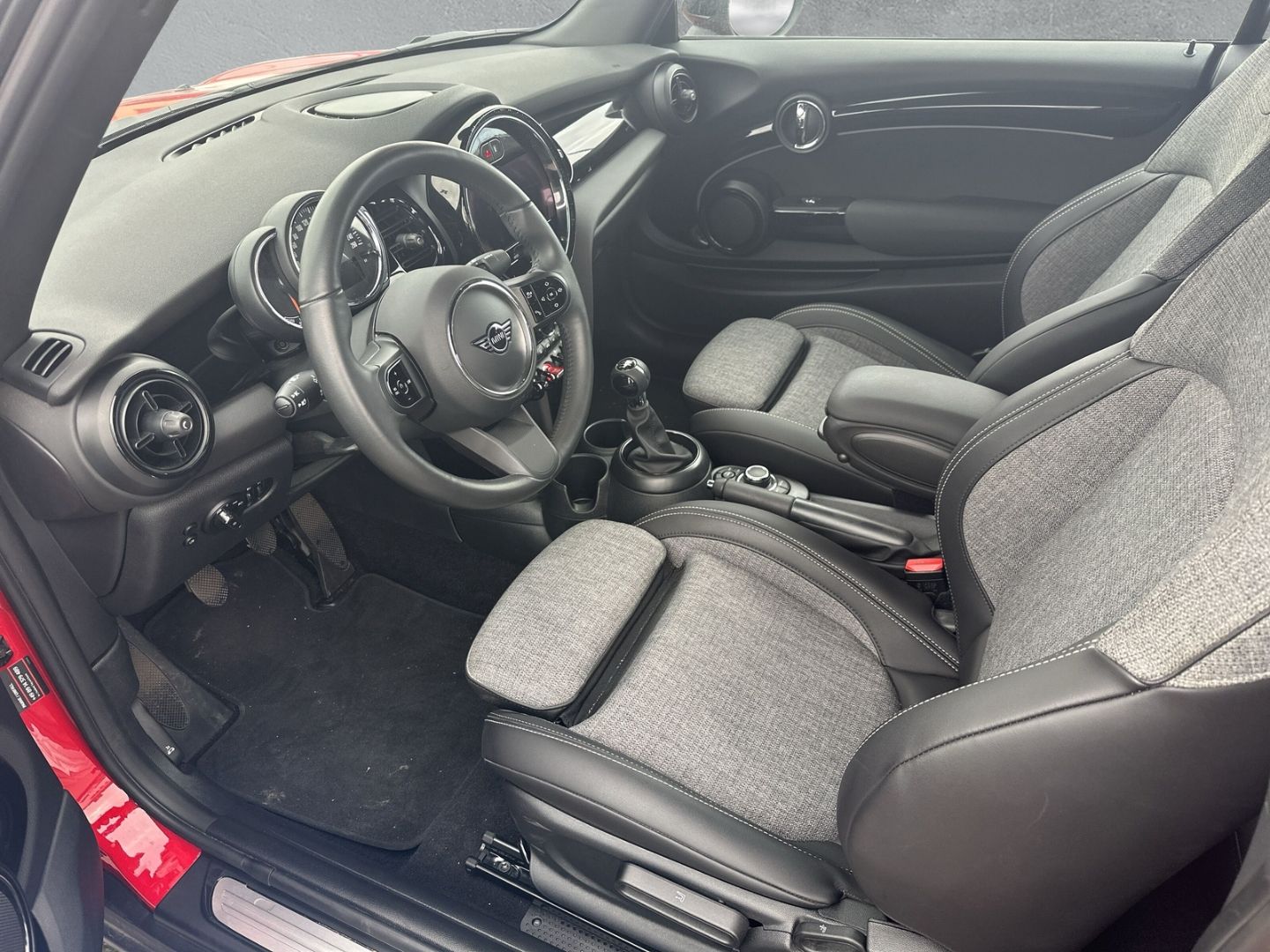 Fahrzeugabbildung MINI One Cabrio Cooper Classic Trim El. Verdeck LED M