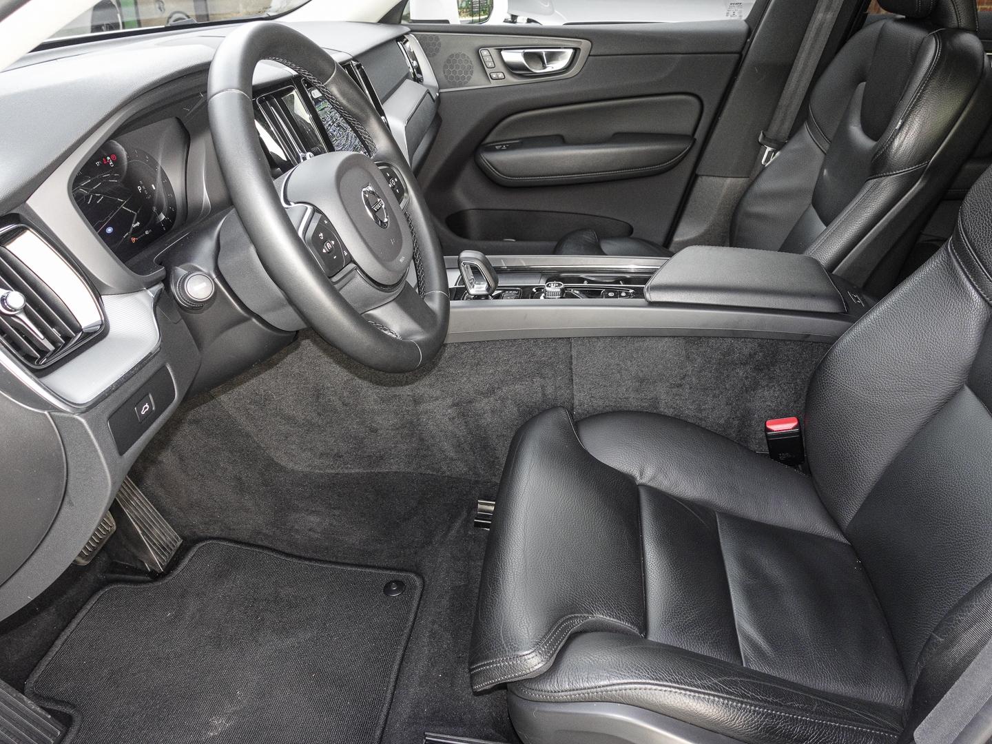 Volvo XC60 Core 2WD B4 Benzin EU6d Digitales Cockpit M