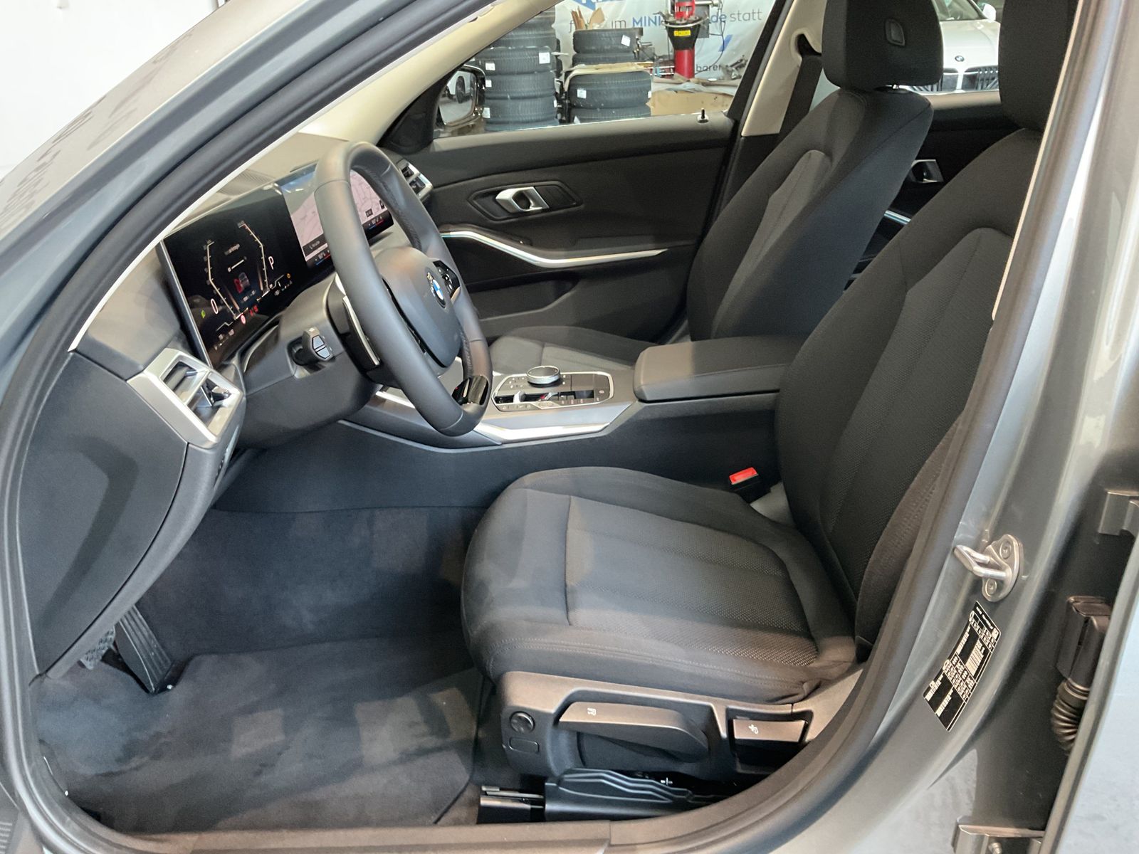 Fahrzeugabbildung BMW 320i |Komfortzugang |Driving Assistant |HiFi