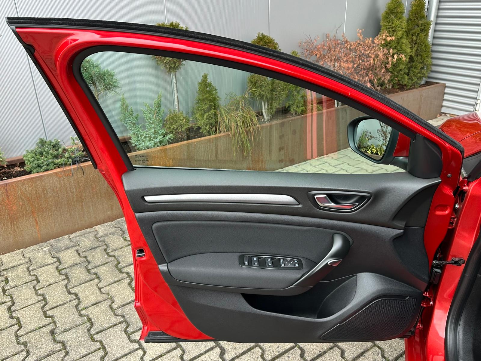 Renault Megane Grandtour TCe 140 EDC Zen*Navi*LED*DAB*AC