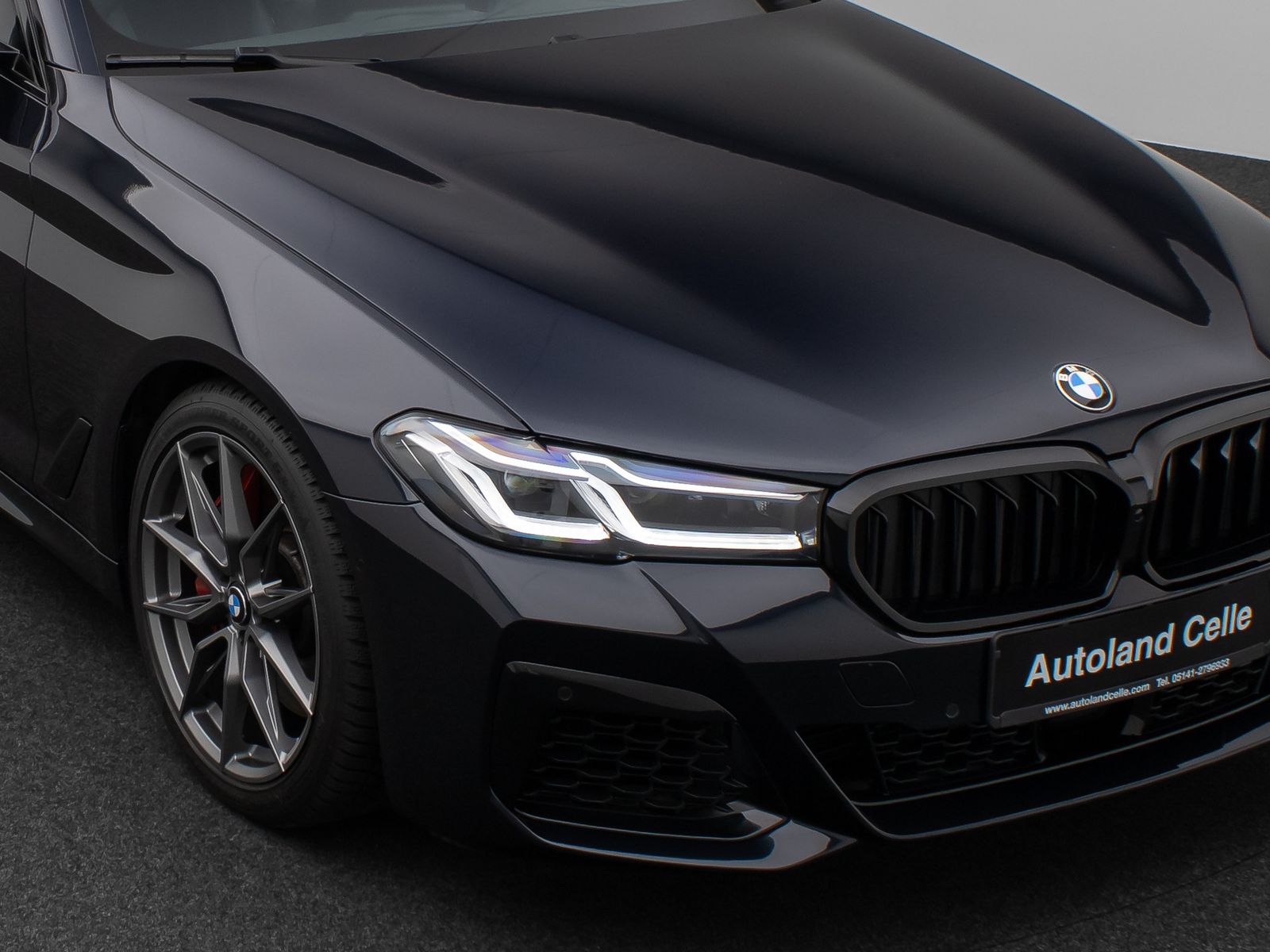 Fahrzeugabbildung BMW M550i xD Kamera Laser HUD DAB H/K 4xKlima Komfor
