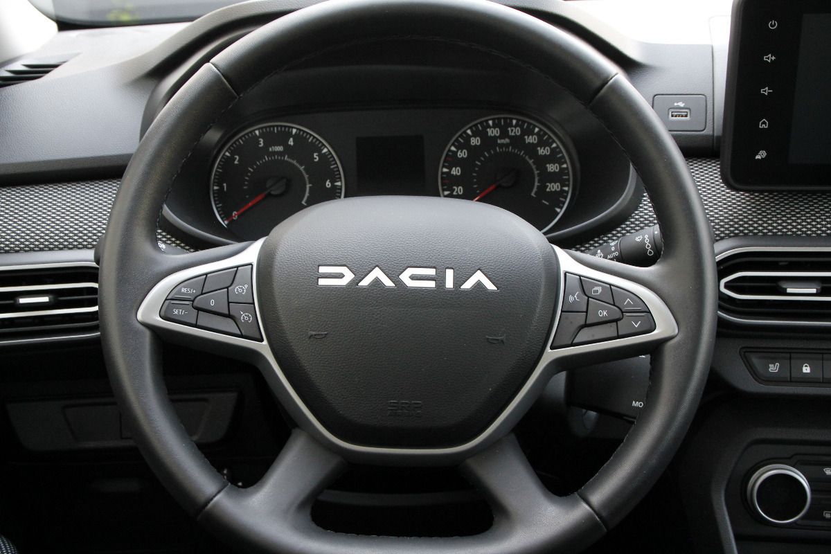 Fahrzeugabbildung Dacia Sandero Expression TCe 90