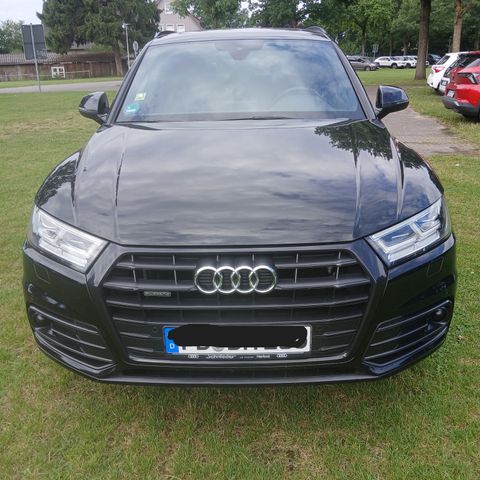 AUDI Q5 40 TDI S tronic quattro -