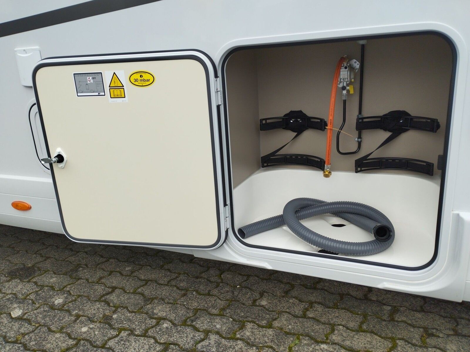 Fahrzeugabbildung Eura Mobil Integra Line IL 720 EF SAT, SOLAR, LUFTFEDERUNG