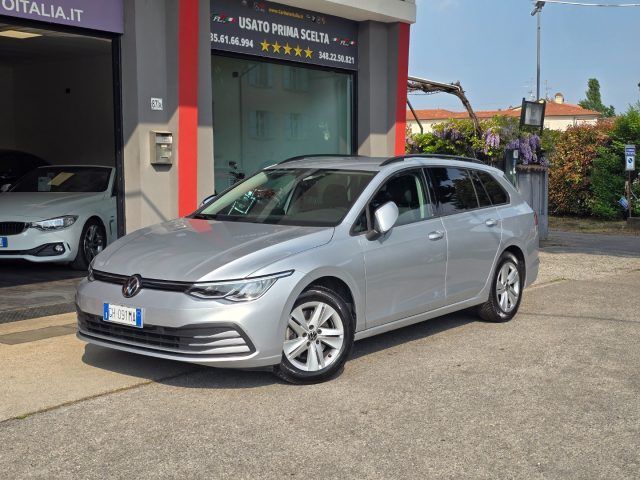 Volkswagen Golf - 1