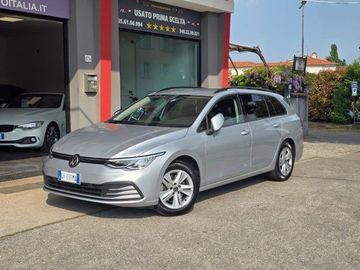 Volkswagen Golf - 1