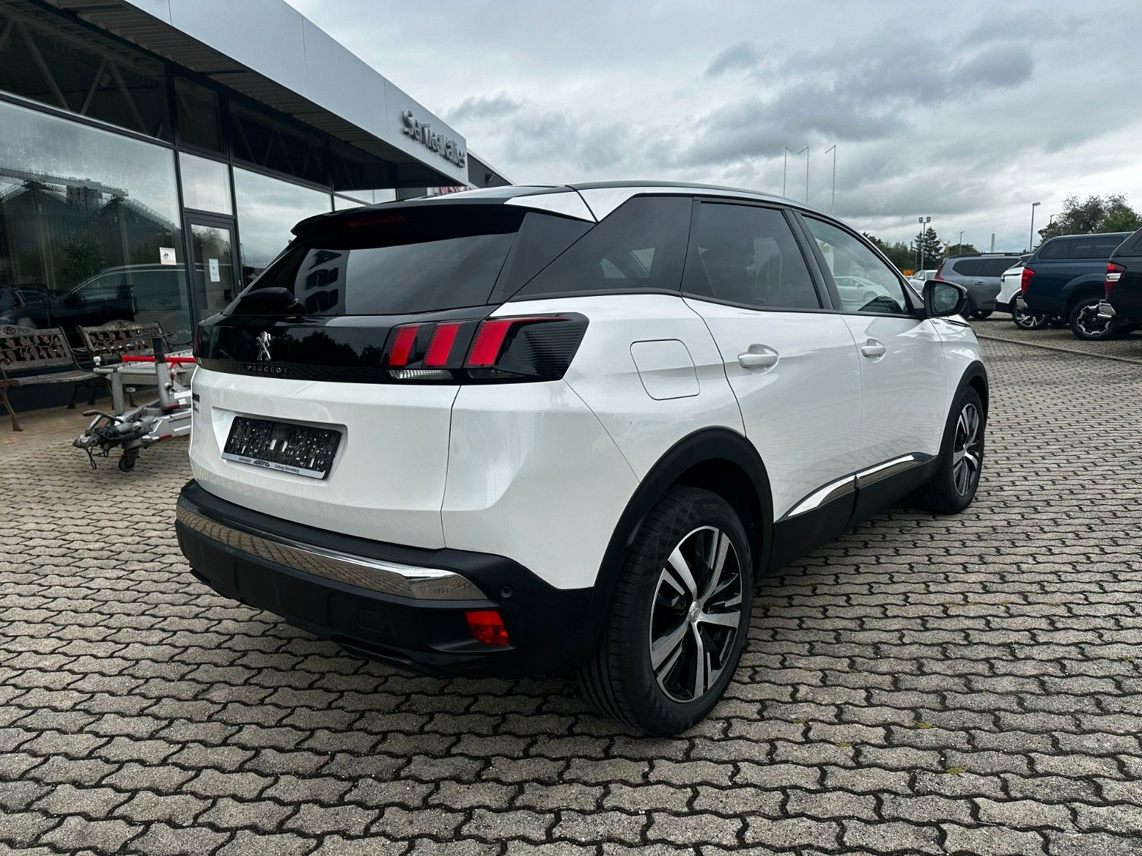 Fahrzeugabbildung Peugeot 3008 Teilleder/ Navi/ Sitzhzg / PDC