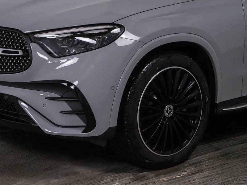 Fahrzeugabbildung Mercedes-Benz GLC 200 4M AMG*Pano*HUD*20"*Burmester*Night*360*
