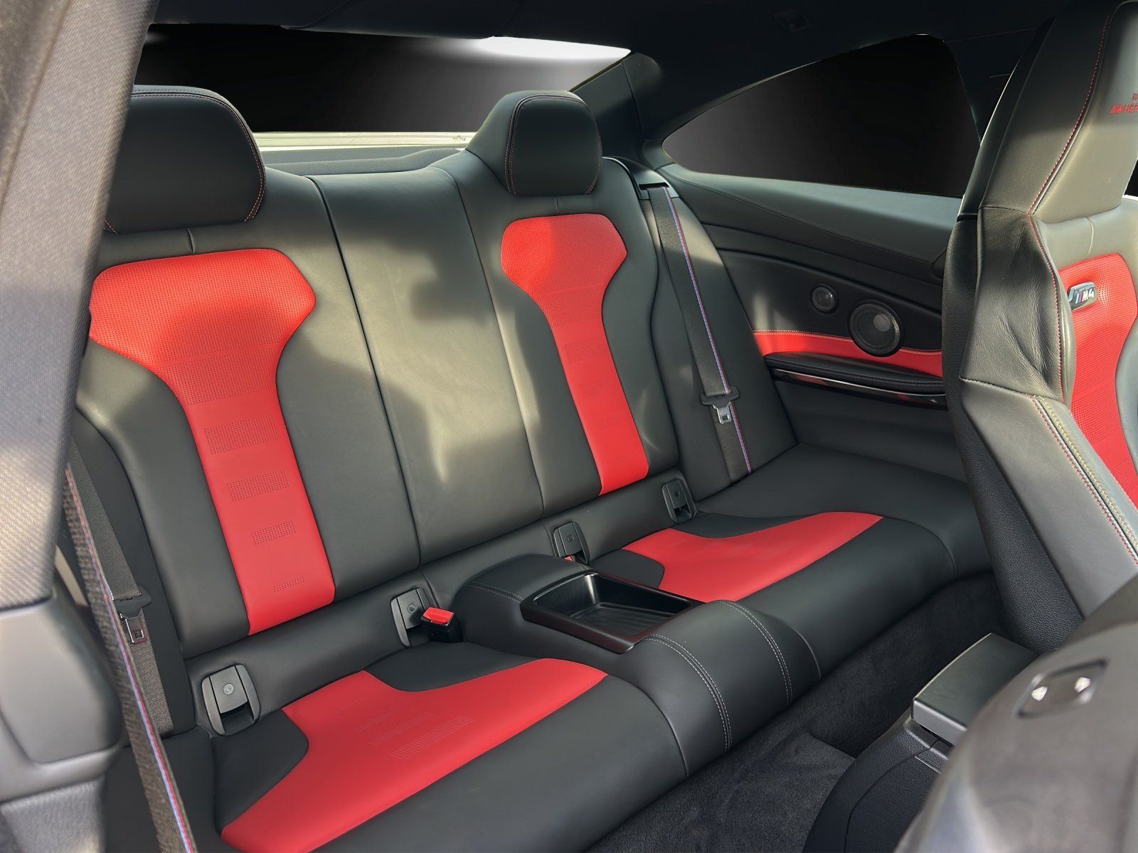 Fahrzeugabbildung BMW M4 DKG HERITAGE 1/750 COMPETITION/PREM.-SE-02/27