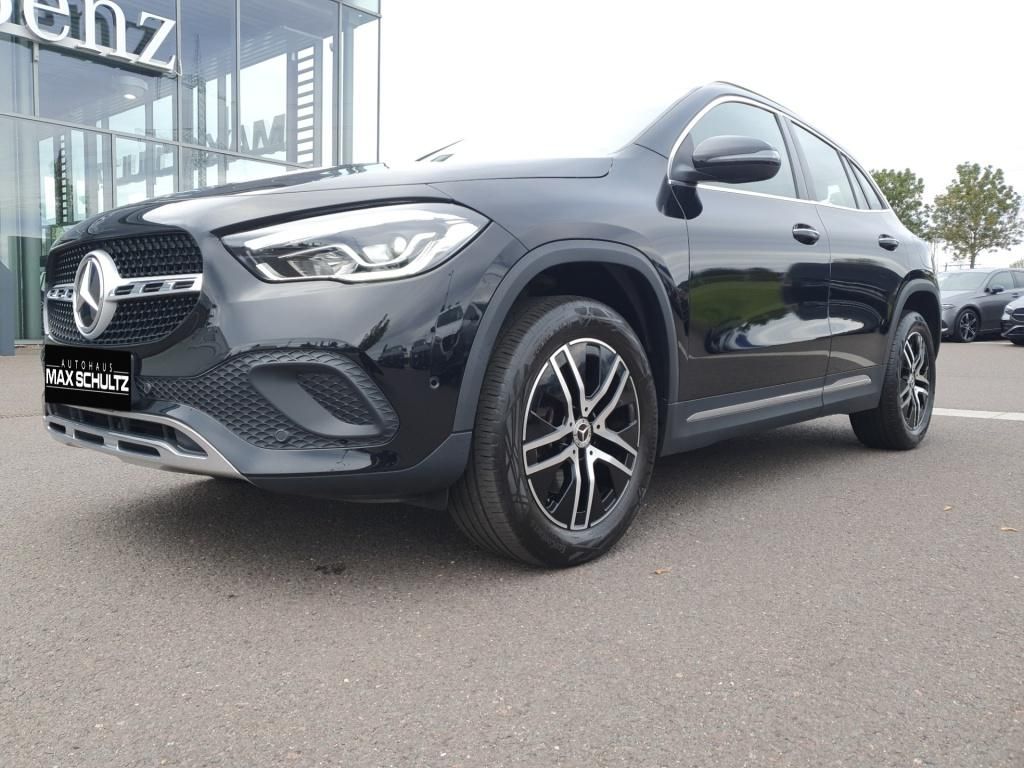 Fahrzeugabbildung Mercedes-Benz GLA 250 *Navi*AHK*PDC*SpurH*LED*KeyLess*el.Heck