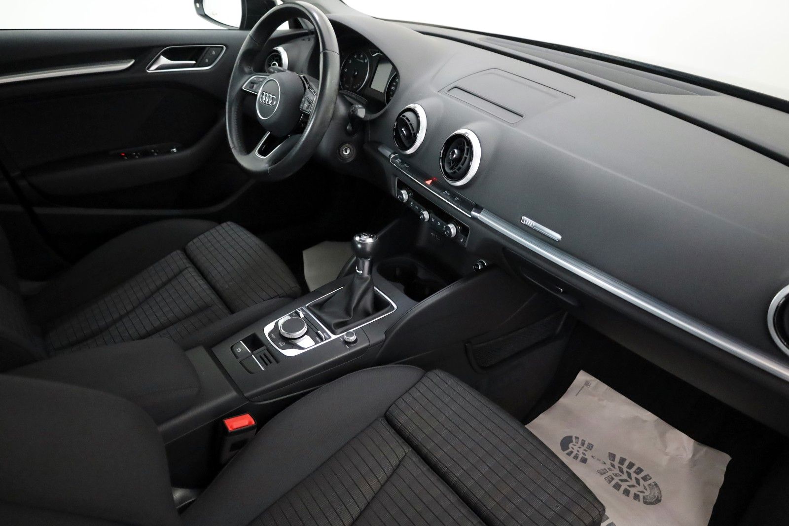 Fahrzeugabbildung Audi A3 Limousine sport Xenon,SH,PDC,Apple CarPlay