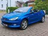 Peugeot 206 Cabriolet Platinum/1-HAND/AUTOMATIK/64000KM - Peugeot Gebrauchtwagen von 2003