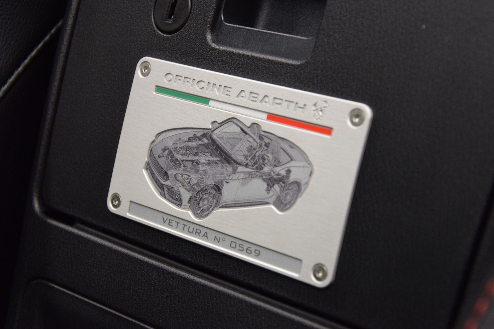 Fahrzeugabbildung Abarth 124 Spider Turismo Leder Bose PDC Radio+