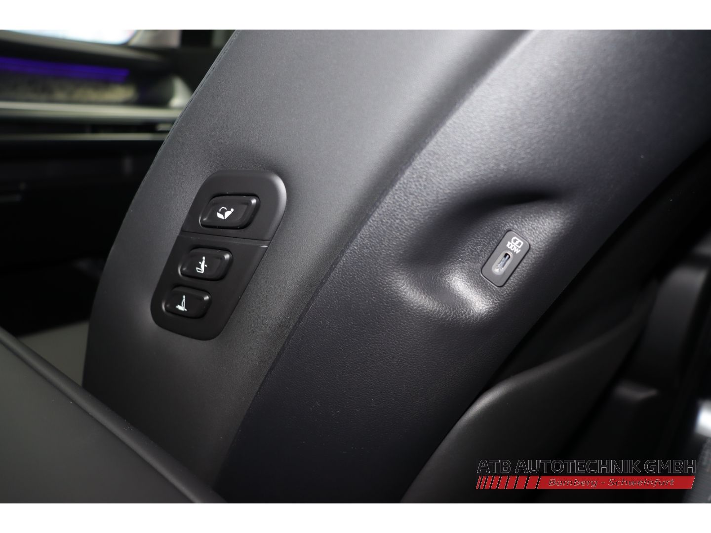 Fahrzeugabbildung Hyundai IONIQ 9 6-Sitzer MY26 UNIQ 110 kWh 307 PS PANO-D