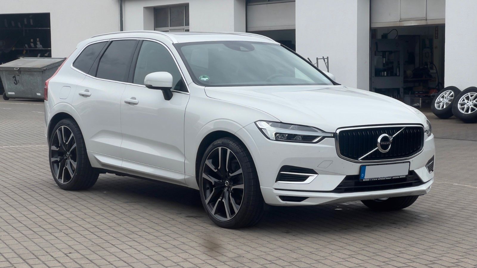 Fahrzeugabbildung Volvo XC60 T8 AWD *LUFT*STHZG*DAB*4x Sitzhzg*MIETKAUF*