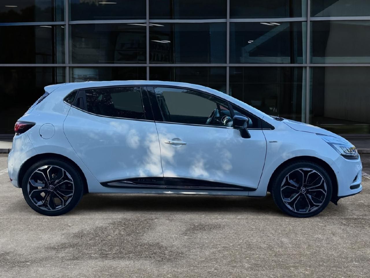 Fahrzeugabbildung Renault Clio IV BOSE Edition