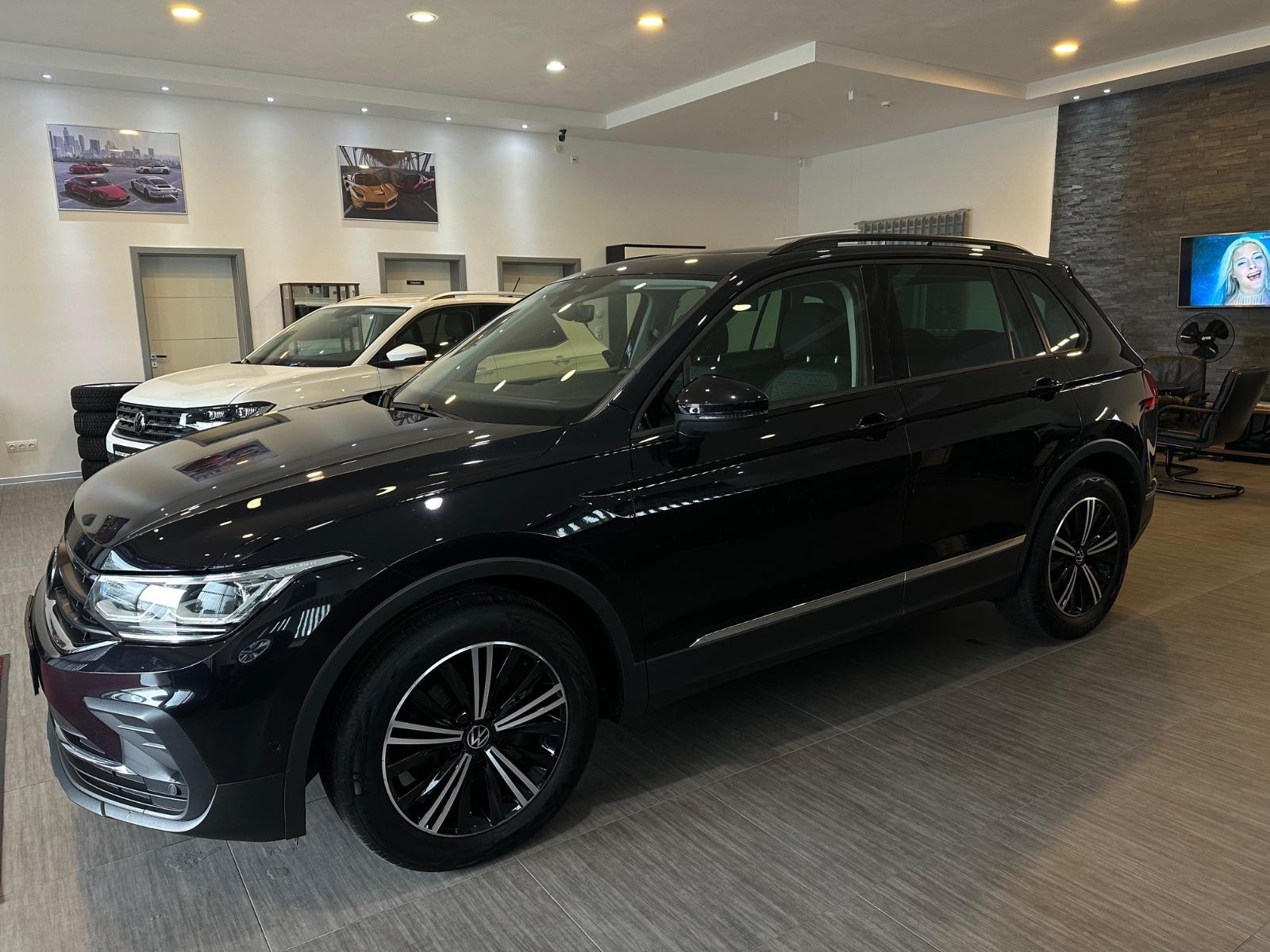 Volkswagen TIGUAN 2.0TDI*DSG*NAV*MATR*DIGI*PANO*KAM*18"1-HA