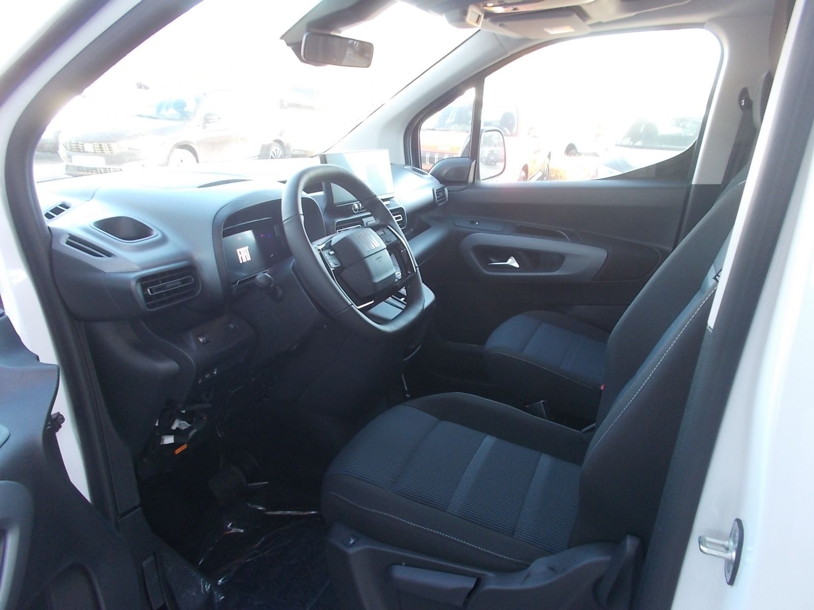 Fahrzeugabbildung Fiat Doblo 1.5 130 PS L2 Automatik AMF ROLLSTUHL