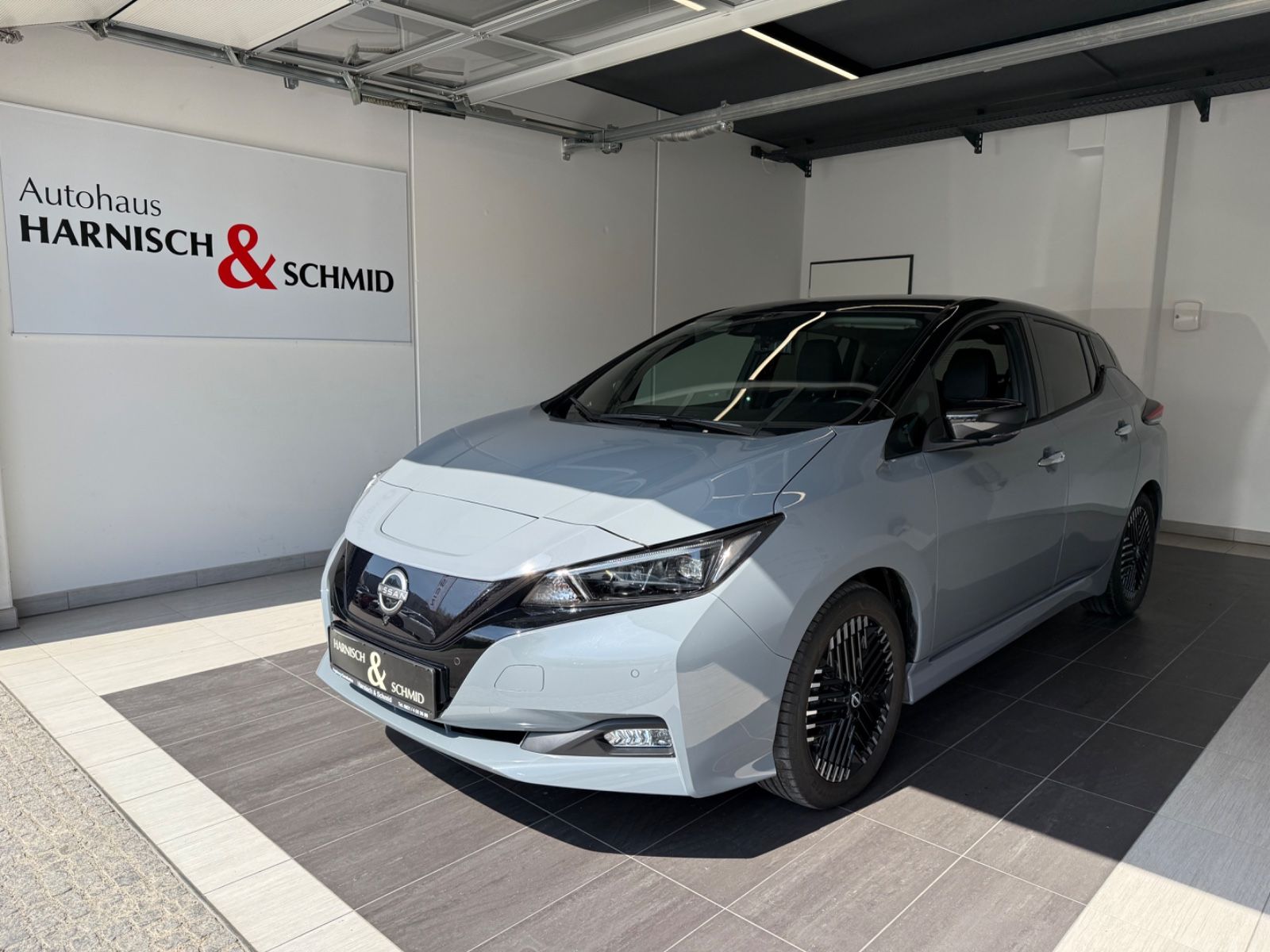 Fahrzeugabbildung Nissan Leaf Tekna Winter-Paket 2-Farb-Lackierung BOSE