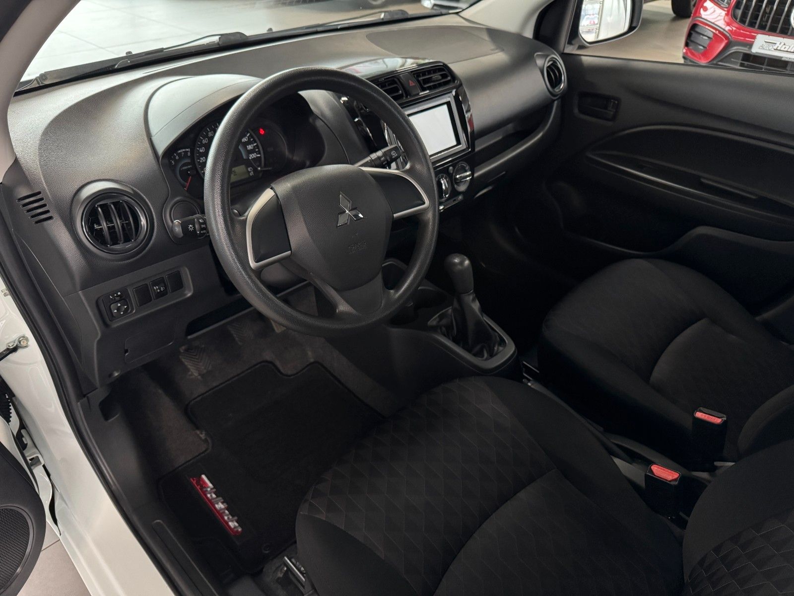 Fahrzeugabbildung Mitsubishi Space Star 1.2 Select "Ganzjahresreifen ZV DAB"