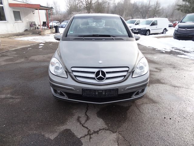 Fahrzeugabbildung Mercedes-Benz B 200/Klima/SitzH/PDC/Automatik/3.Hd/