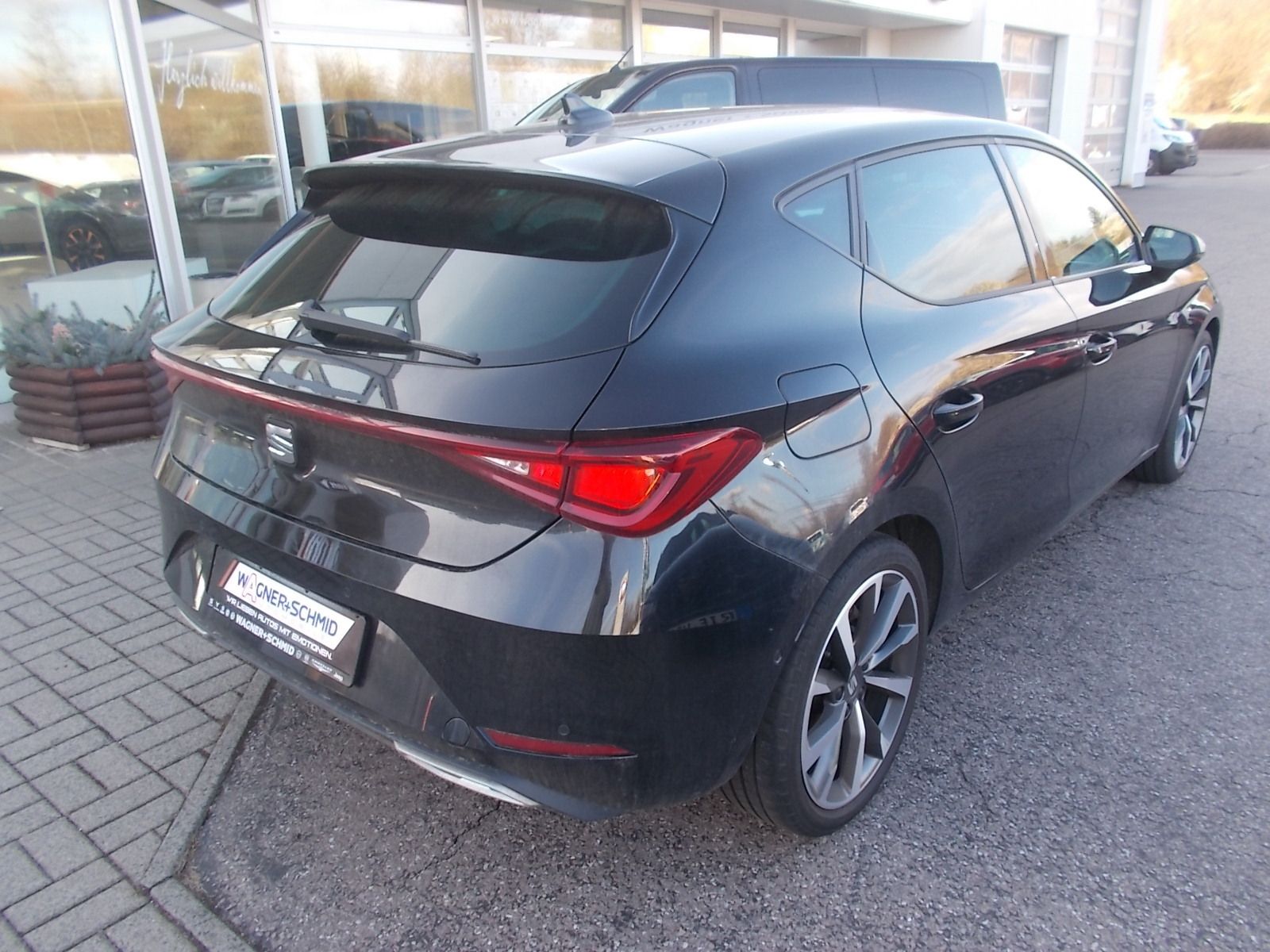 Fahrzeugabbildung SEAT Leon FR 2.0 TDI DSG + LED + NAVI + AHK