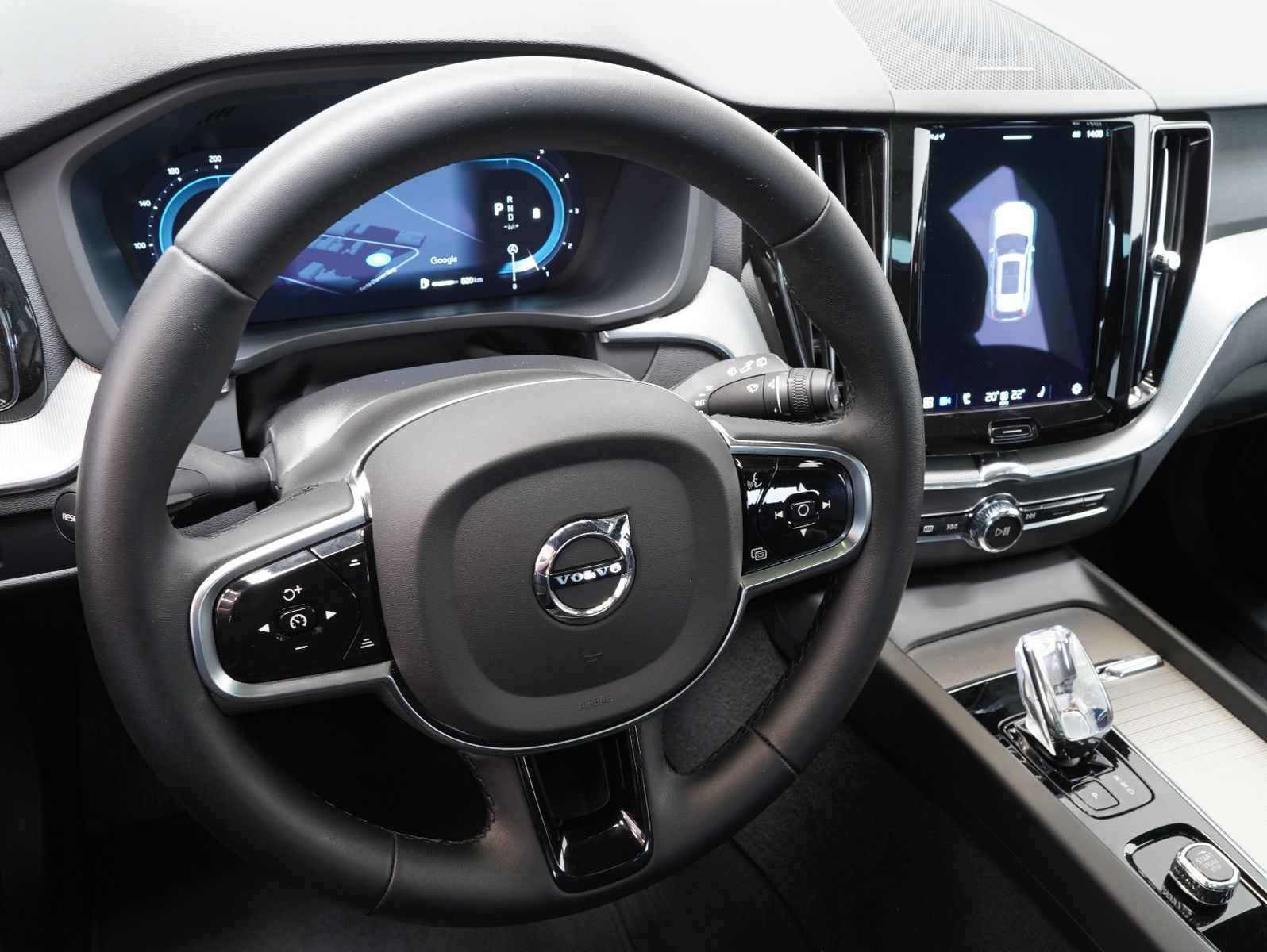 Fahrzeugabbildung Volvo XC60 B4 D AWD Plus Dark PANORAMA/LED/ACC/AHK